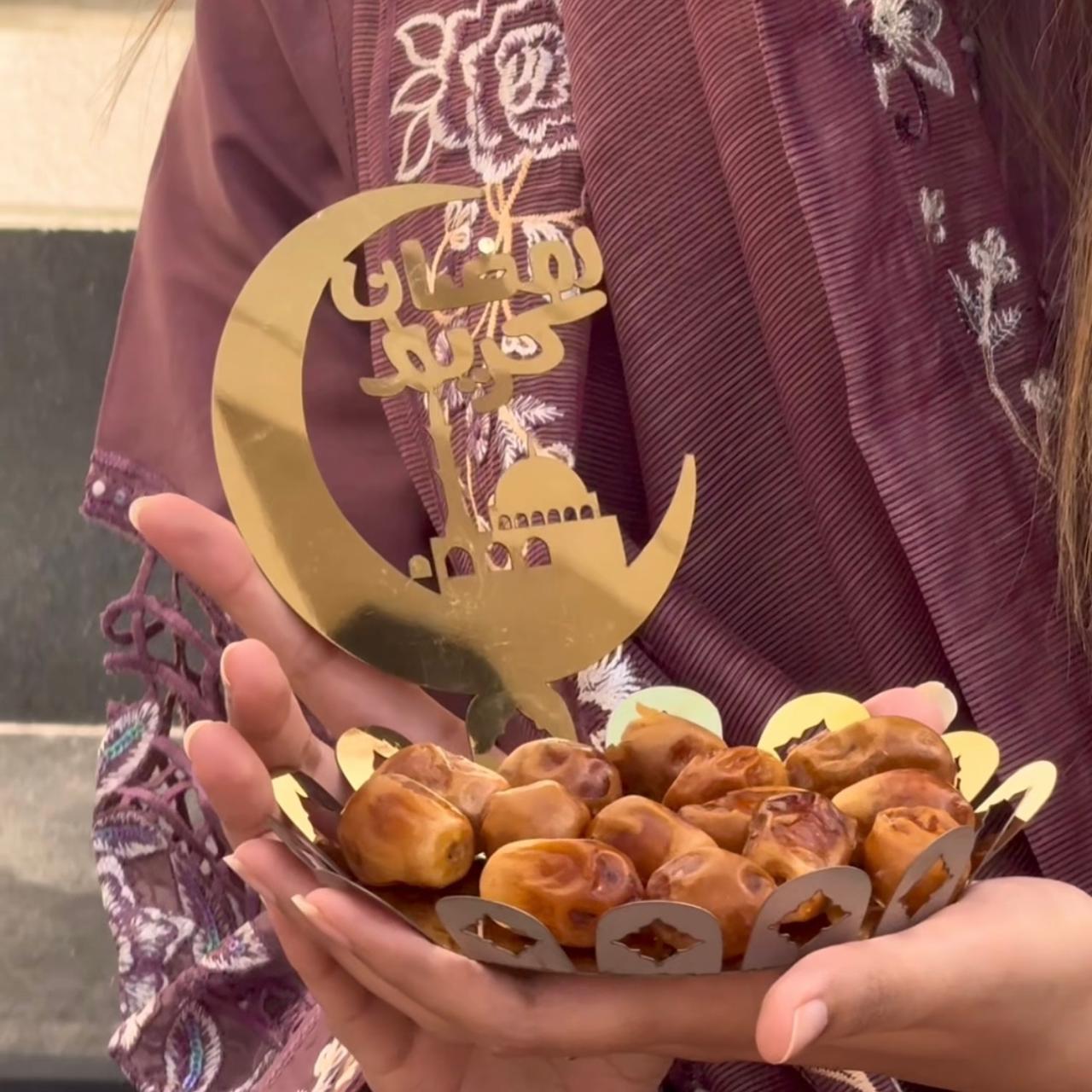 Ramadan Kareem Stainless Steel Dates Tray – Round Metal Serving Plate for Iftar & Gifting - imixpress.com