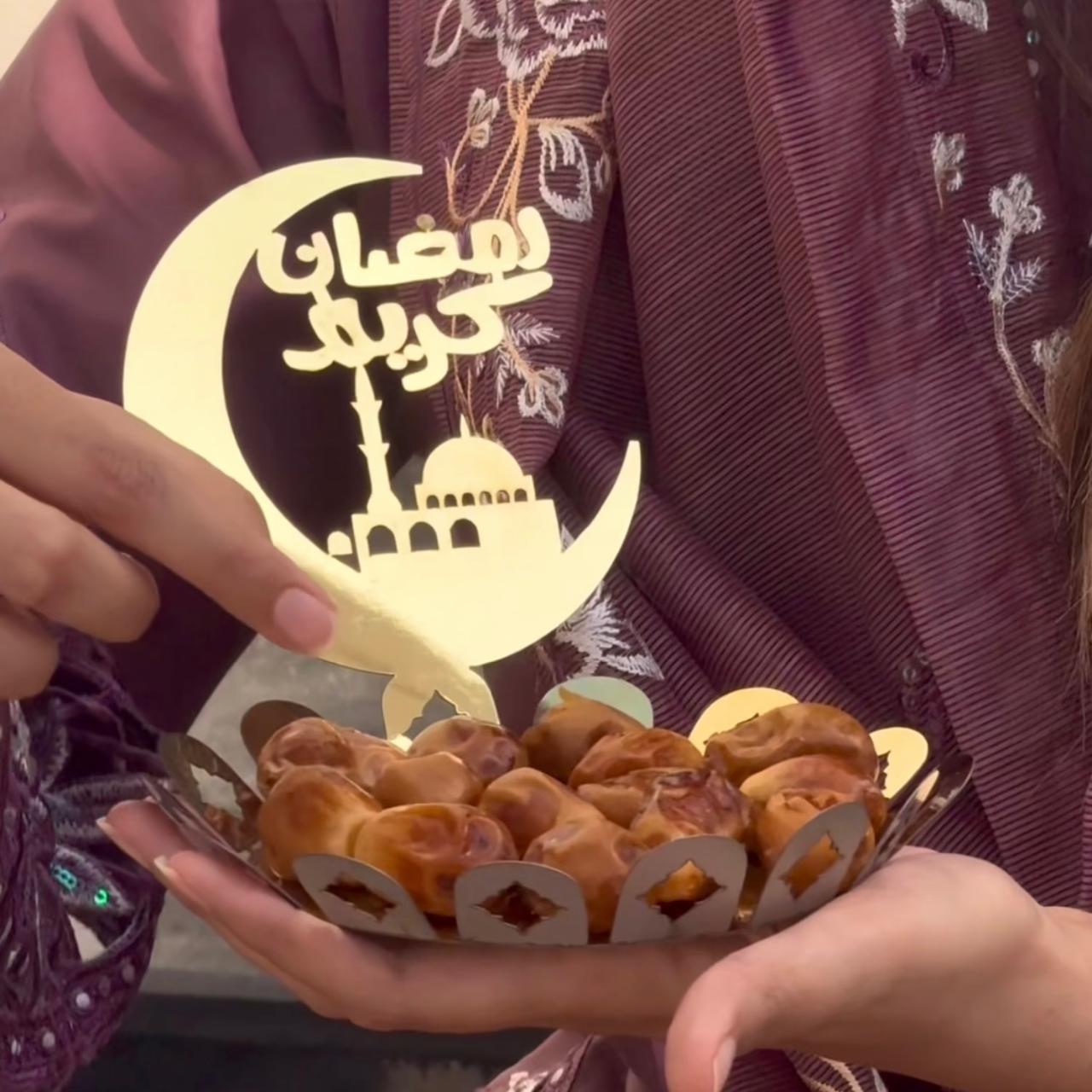 Ramadan Kareem Stainless Steel Dates Tray – Round Metal Serving Plate for Iftar & Gifting - imixpress.com
