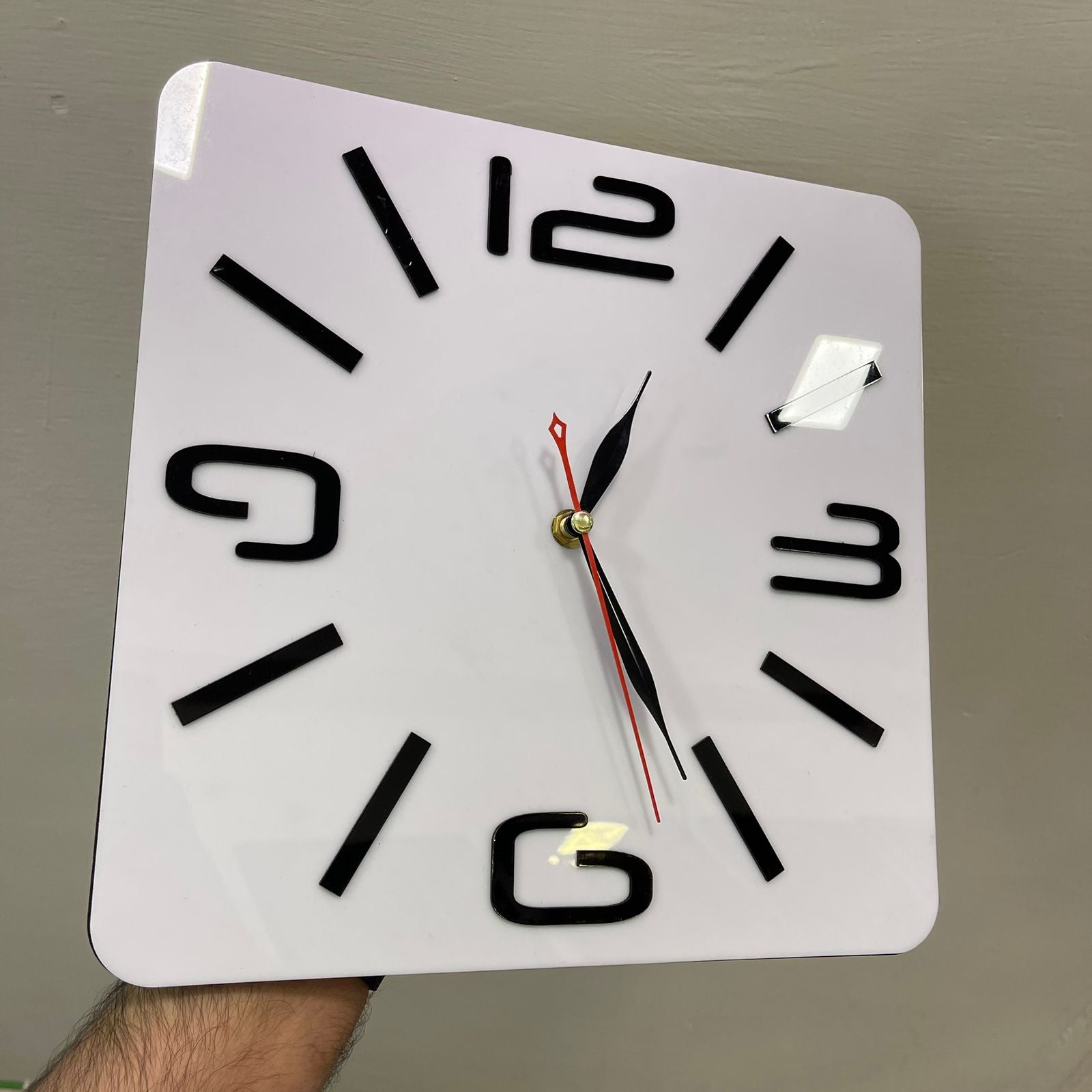 White and Black Shinny Acrylic luxury style wall clock - imixpress.com
