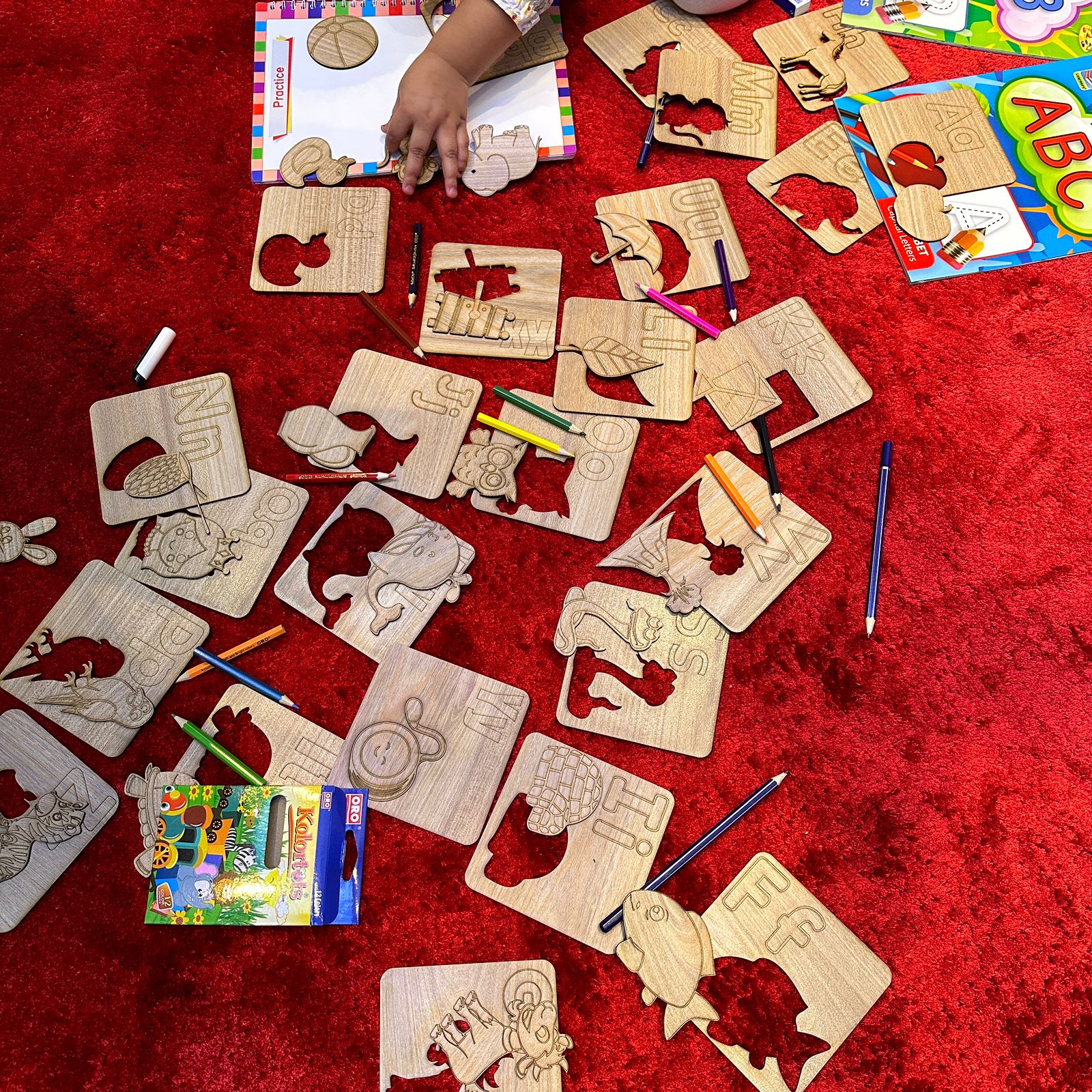 Kids Wooden Drawing Stencils English/Urdu/Mathematics Alphabets Learning Puzzle Toys - imixpress.com